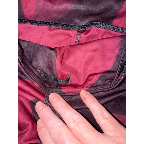 Lululemon Athletica All Sport Crop In Back
Spin Stroke Dashing Purple Black 6 - Picture 7 of 12